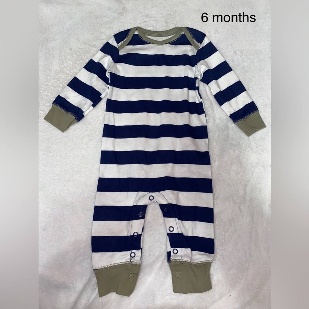 Never Worn Carter’s outfit